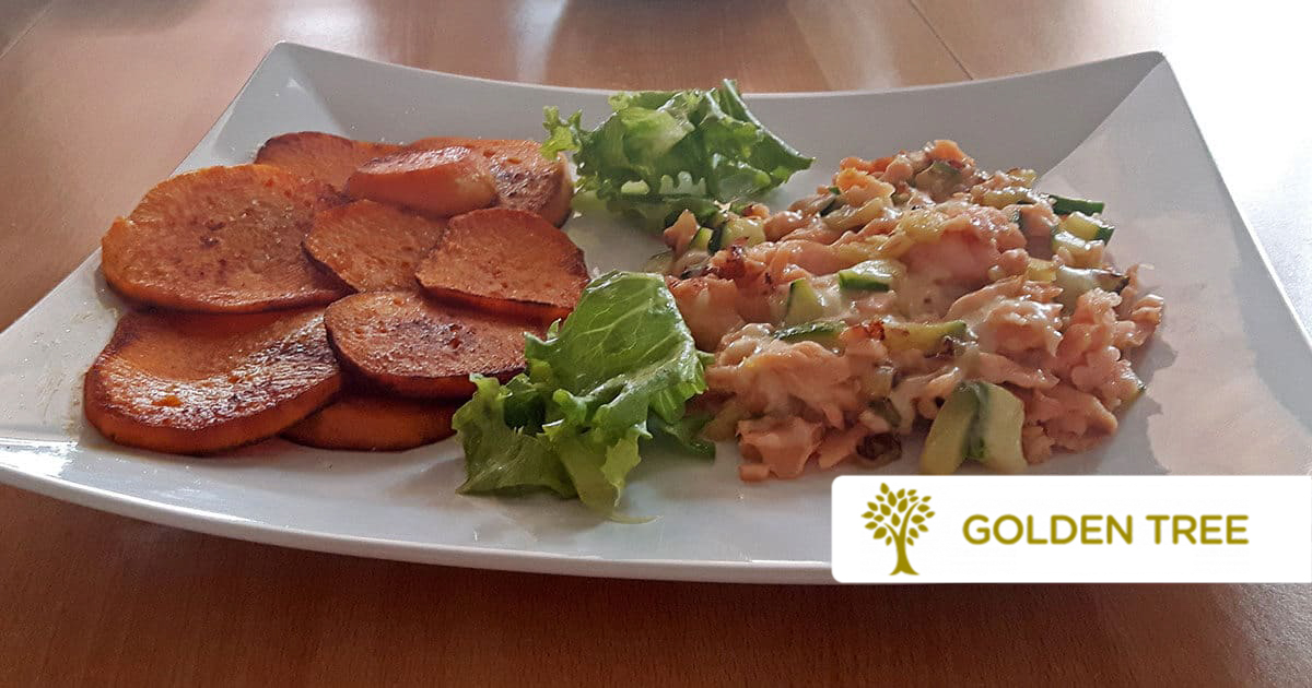 Geräucherter Lachs in köstlicher Soße mit Süßkartoffeln