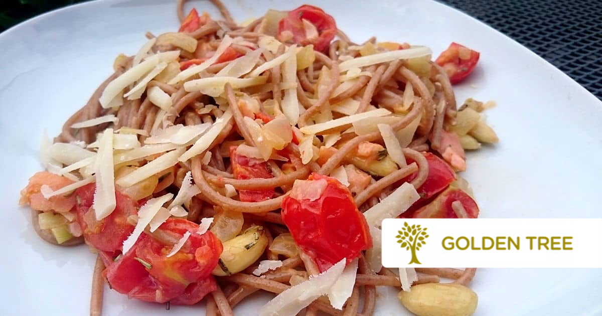 Vollkornpasta mit Lachs und Mandeln